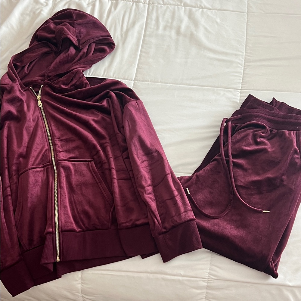 Felina velour track suit size 2X. (Fits like 1x) burgundy color. Gold accents.